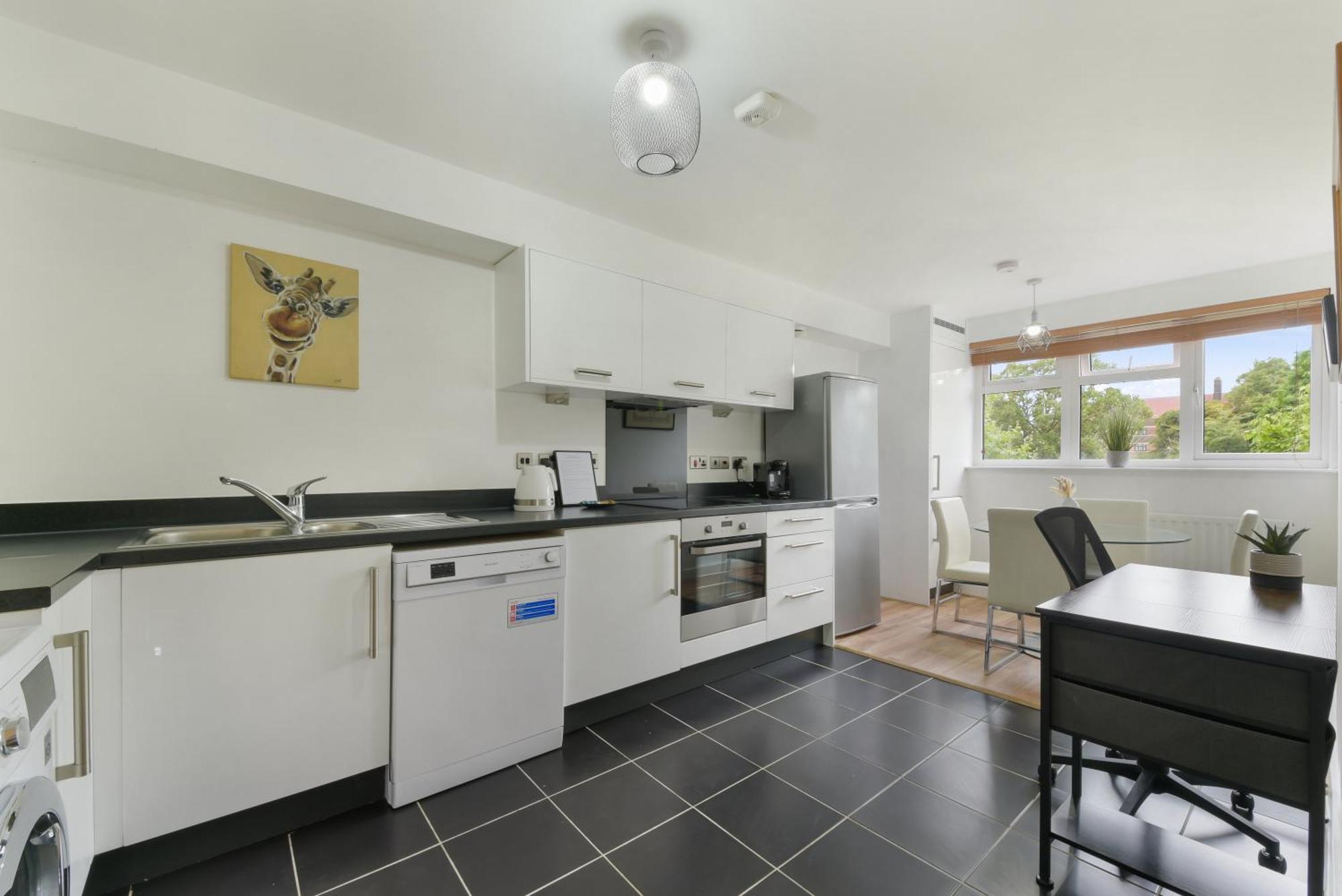 Spacious, Quiet And Modern Apartment London Exterior photo